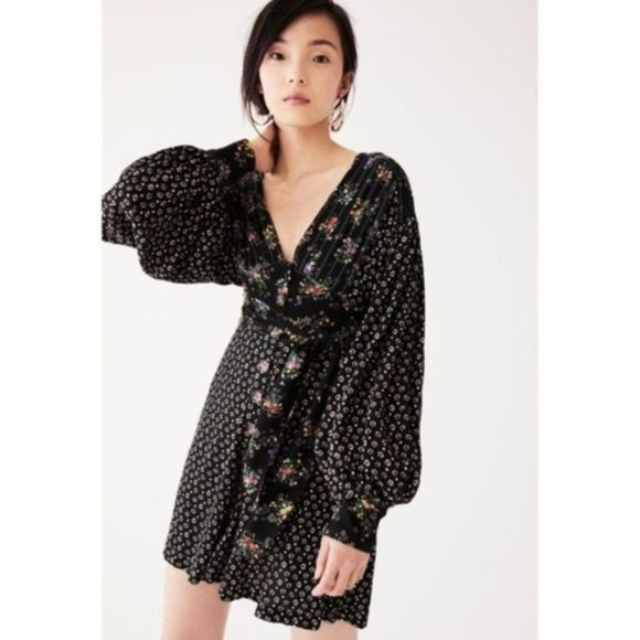Free People Dresses & Skirts - FREE PEOPLE wonderland floral button up dress S